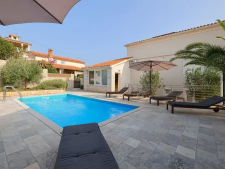 Villa Parlera : maison 5 ch, piscine et vue mer à Medulin : photo 2