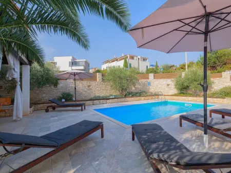 Villa Parlera : maison 5 ch, piscine et vue mer à Medulin : photo 5