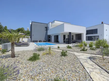 Villa Mayla – Maison 3 chambres avec piscine à Ližnjan : photo 2