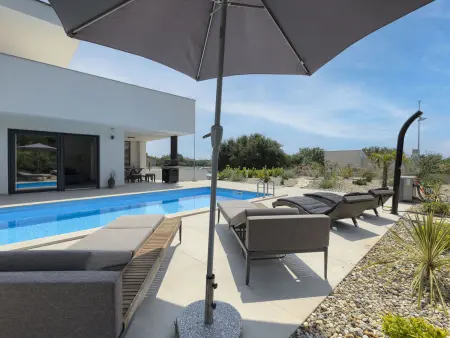 Villa Mayla – Maison 3 chambres avec piscine à Ližnjan : photo 6