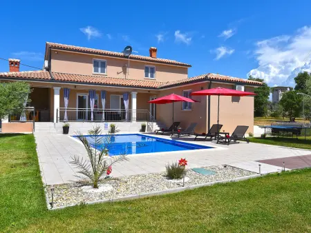Villa 2105 à Divšići : maison 3 chambres piscine privée : photo 4
