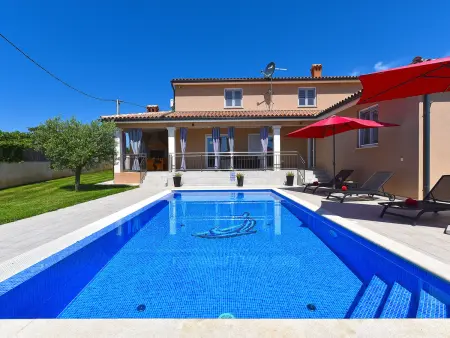 Villa 2105 à Divšići : maison 3 chambres piscine privée : photo 5