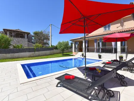Villa 2105 à Divšići : maison 3 chambres piscine privée : photo 6
