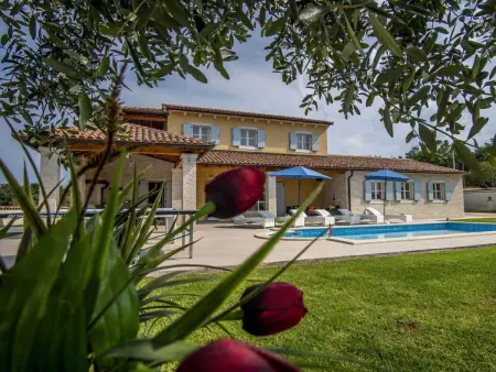 Villa 2181 à Marčana : 4 chambres, piscine privée : photo 2