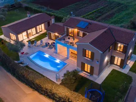 Villa Kanco - Maison 4 chambres avec piscine et jacuzzi