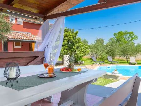 Villa Carla : maison en pierre avec piscine privée : photo 2