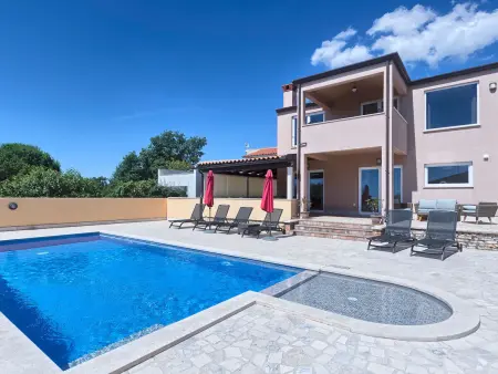 Villa Pascal, maison 3 chambres avec piscine à Pula : photo 2