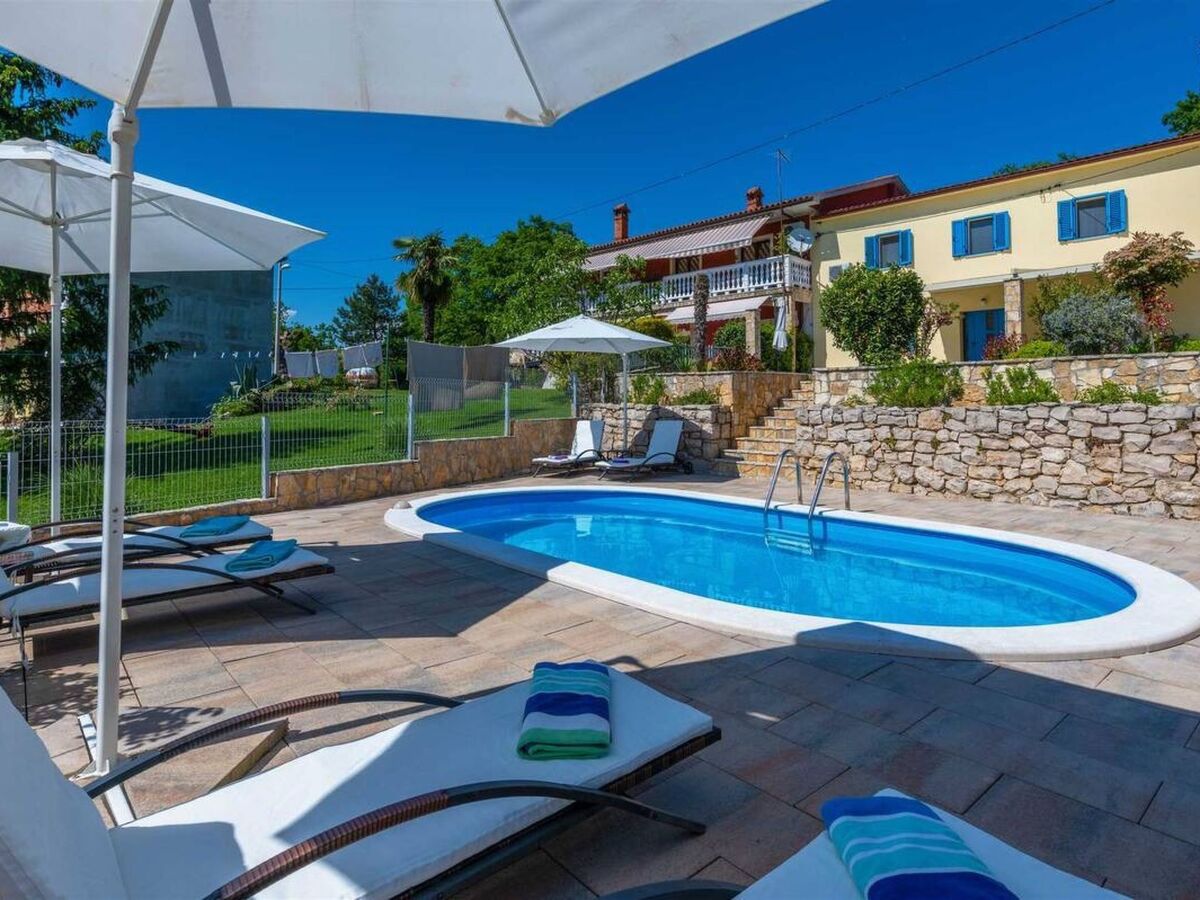 Villa Emma à Kršan : maison 3 chambres avec piscine - Photo 2