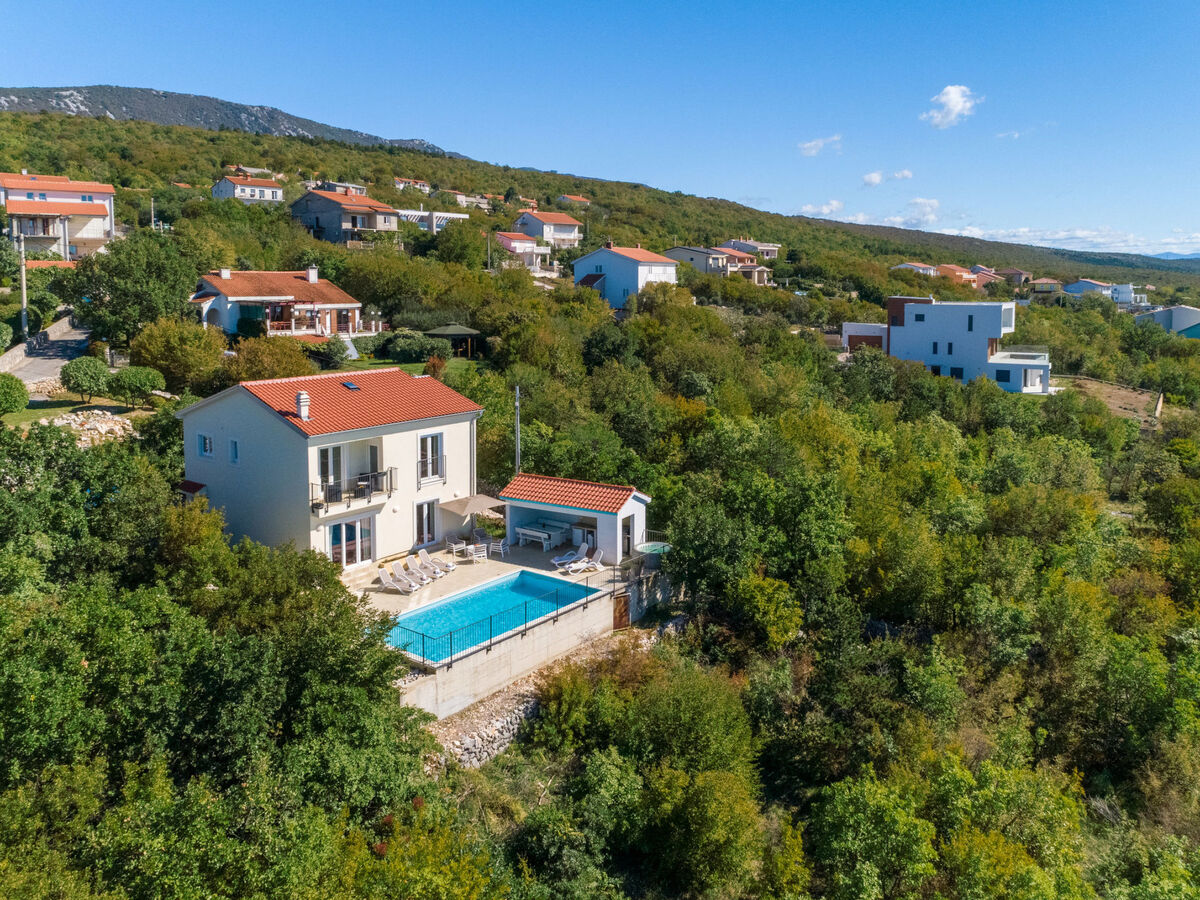 Maison moderne Šmrika avec piscine et vue mer - Photo 6