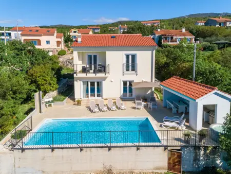 Maison moderne Šmrika avec piscine et vue mer