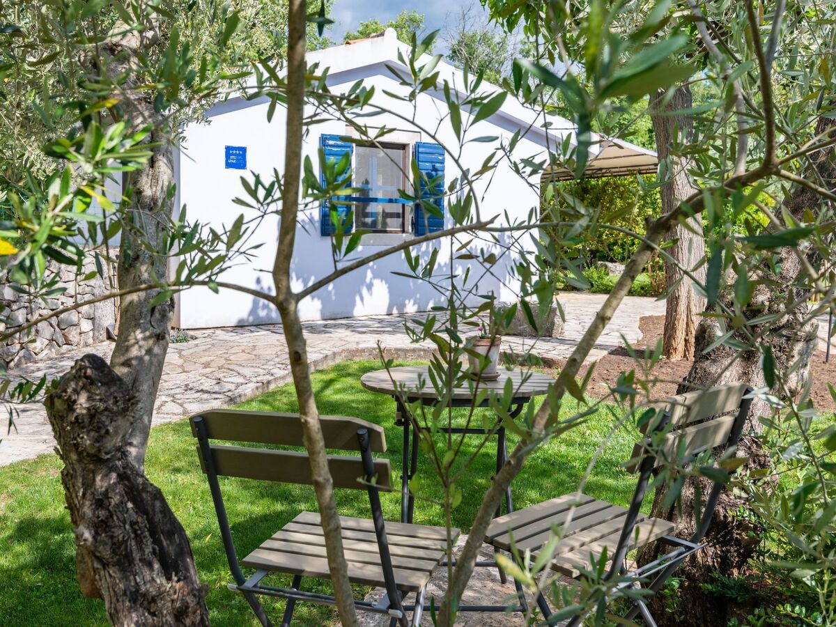 Blue House : bungalow avec piscine chauffée à Krk - Photo 4