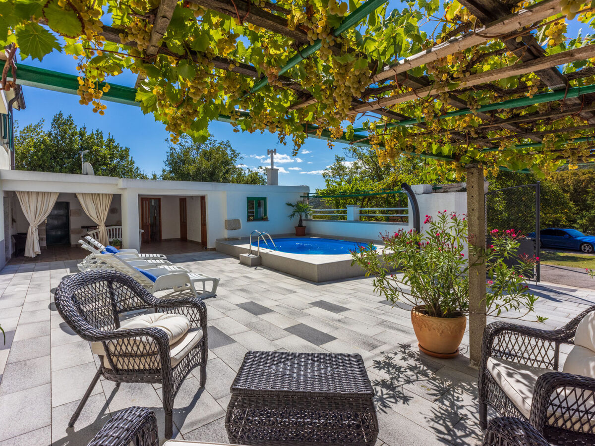 Rural House Anka : maison 2 chambres avec piscine à Drivenik - Photo 4