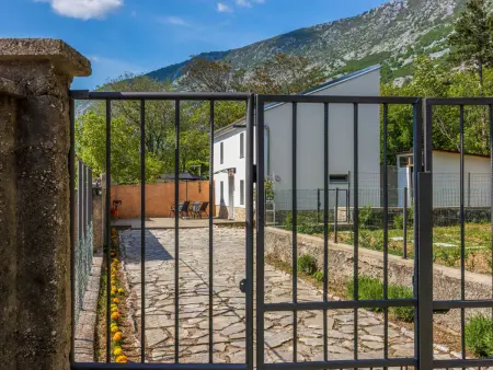 Maison Tribalj : 2 chambres, nature et plages à 8 km
