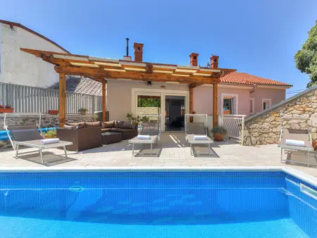 Villa Milla à Novi Vinodolski : maison 4 chambres piscine chauffée : photo 2