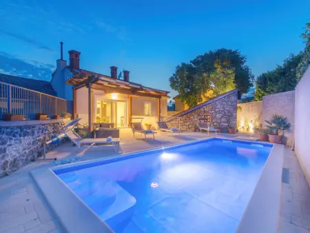 Villa Milla à Novi Vinodolski : maison 4 chambres piscine chauffée : photo 3
