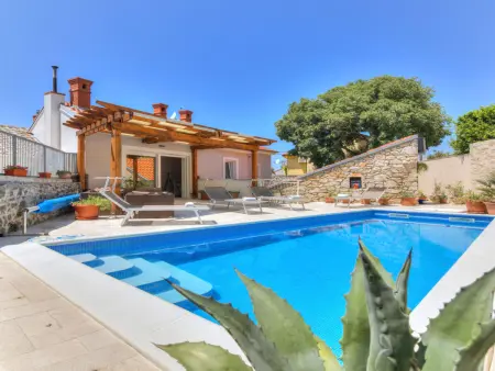 Villa Milla à Novi Vinodolski : maison 4 chambres piscine chauffée : photo 6