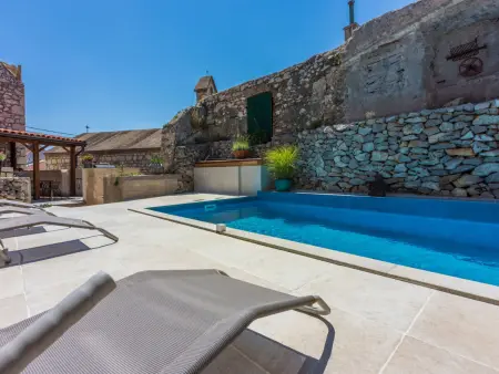 Casa Royal – Villa 14 pers. avec piscine à Bribir