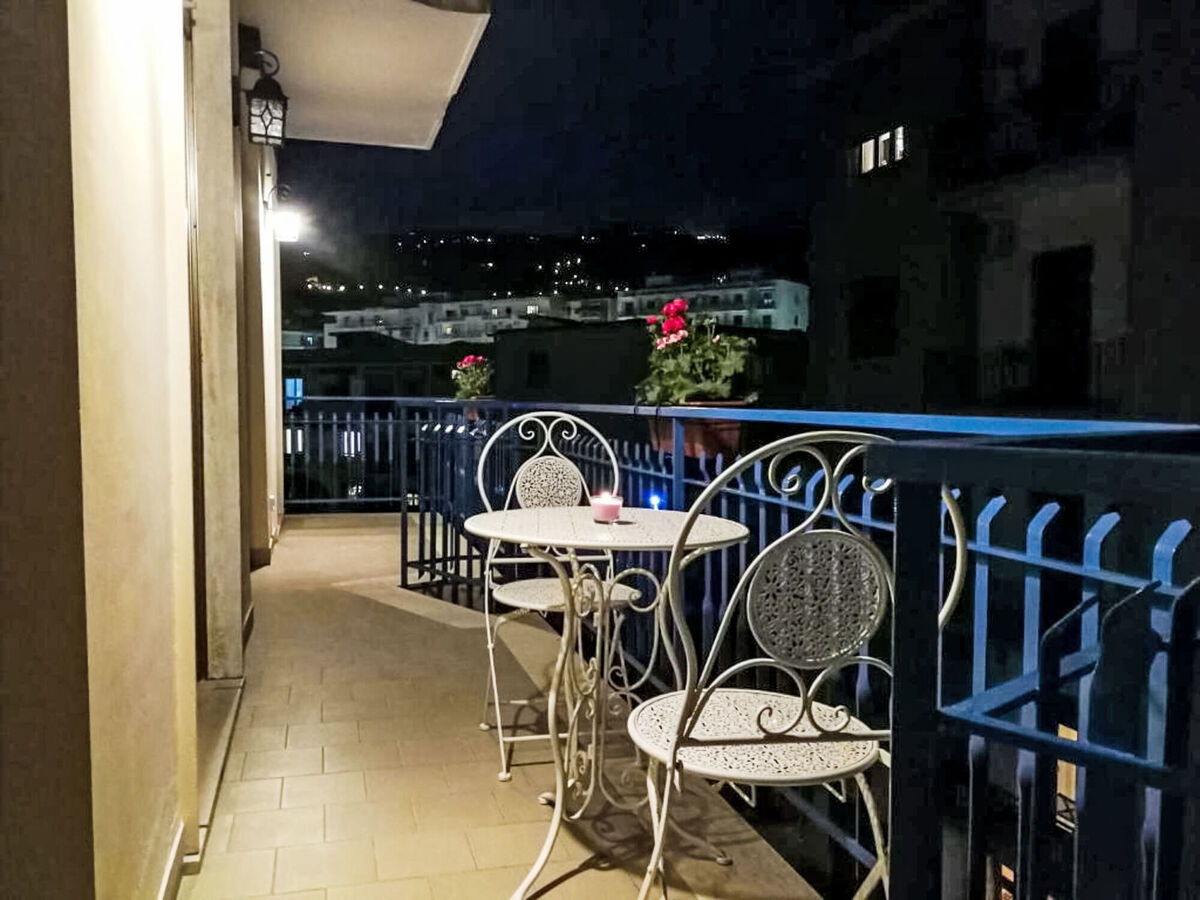 Lucyhome, appartement 3 pièces avec balcon à Sorrento - Photo 12