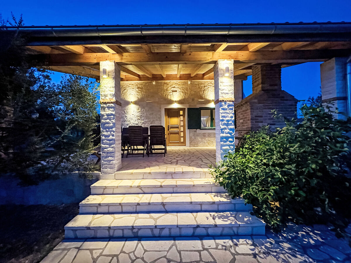 Maison avec piscine chauffée à Donje Rastane - Photo 24