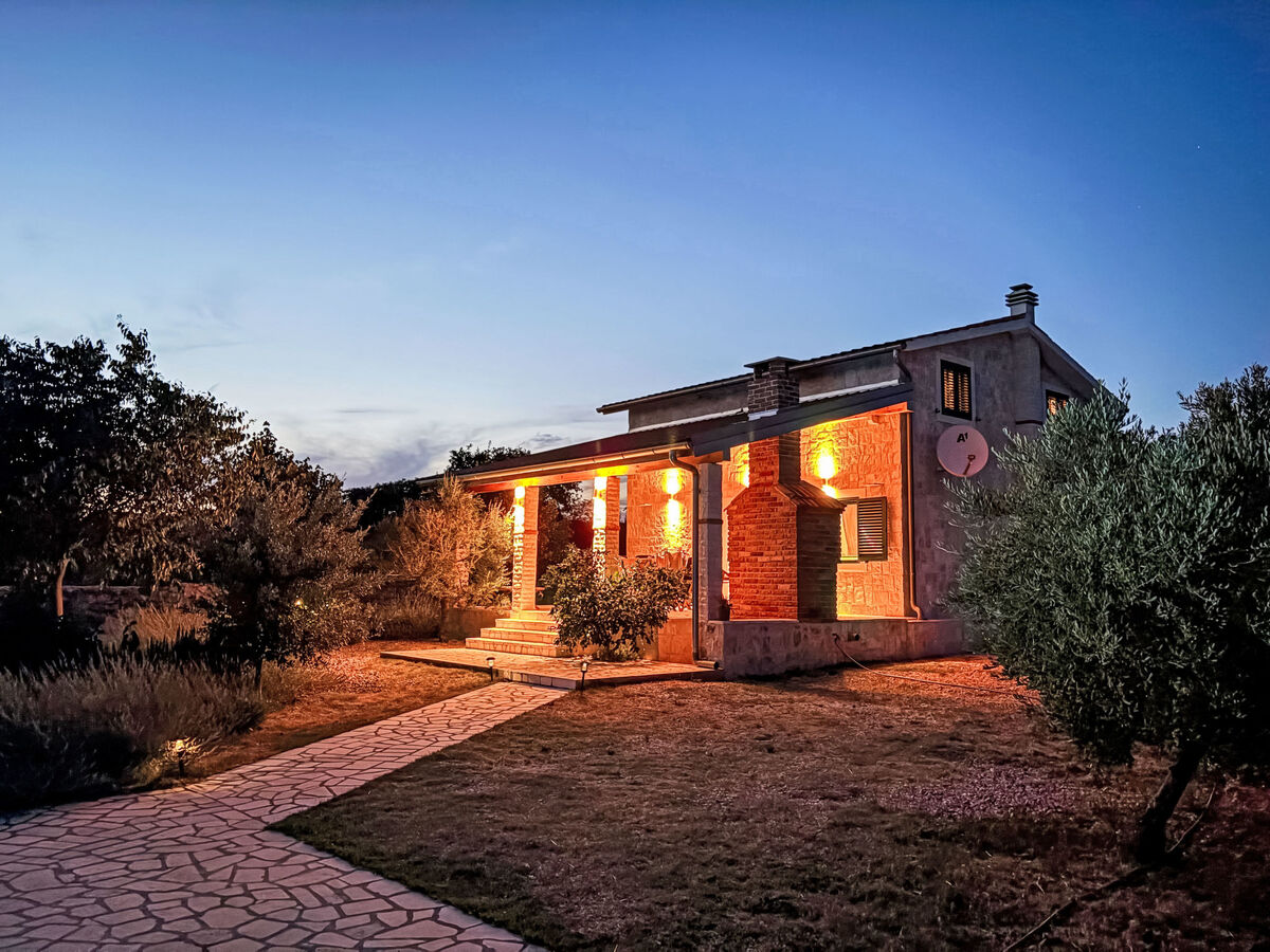 Maison avec piscine chauffée à Donje Rastane - Photo 25