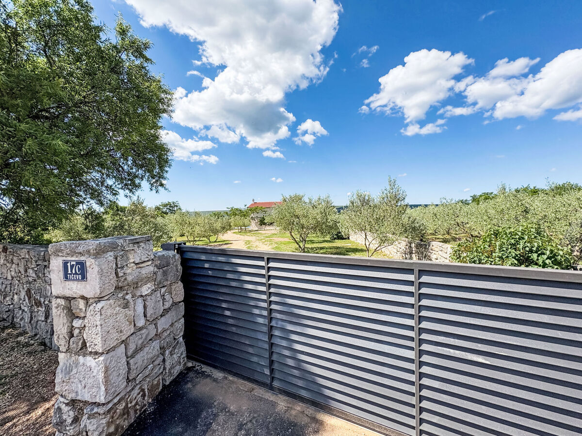 Maison avec piscine chauffée à Donje Rastane - Photo 26