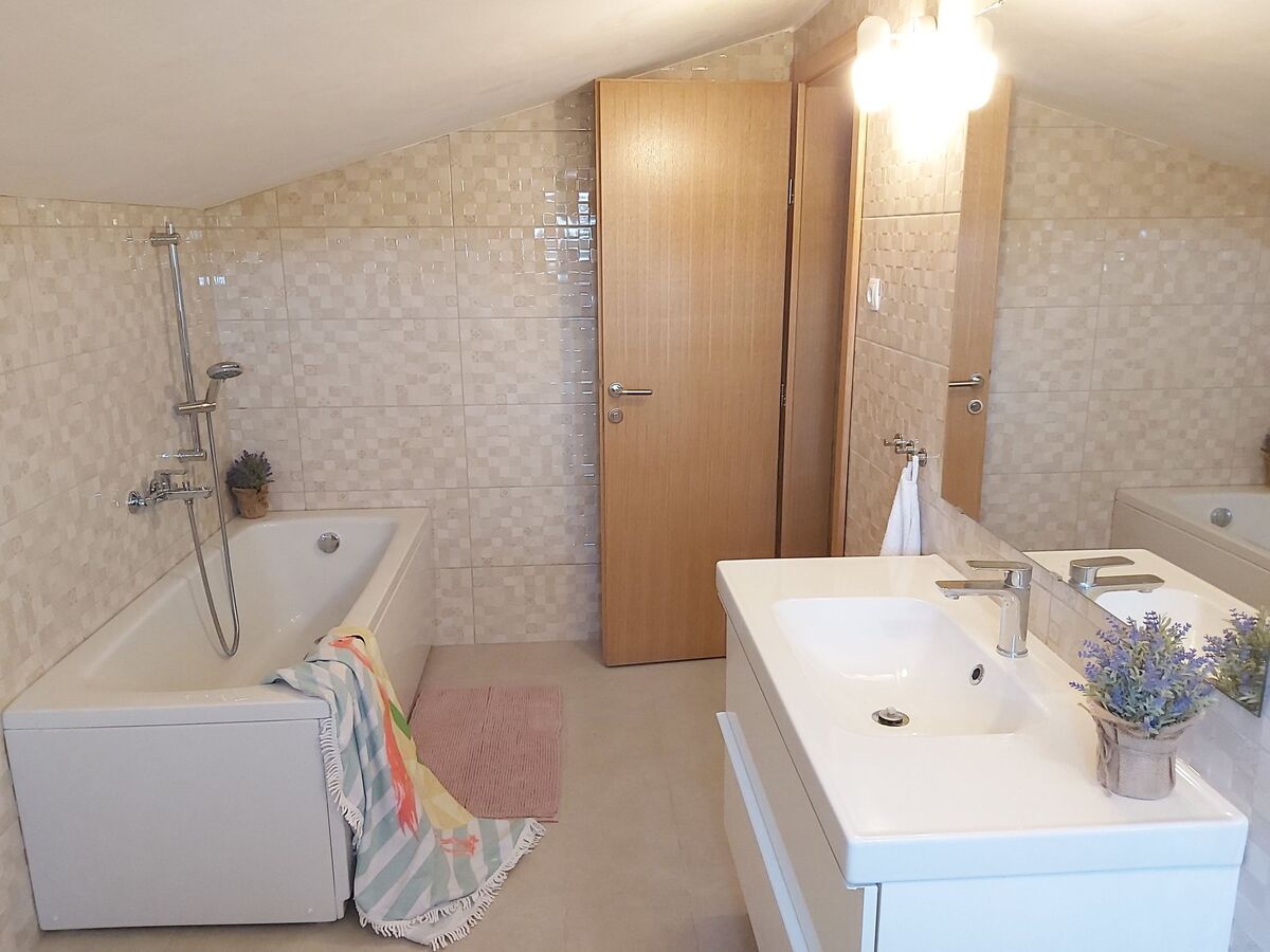 Maison avec piscine chauffée à Donje Rastane - Photo 31