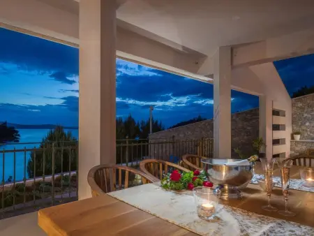 Villa Sunset Bliss Retreat – 5 chambres, piscine infinie, accès direct mer : photo 22