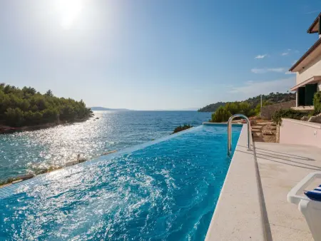 Villa Sunset Bliss Retreat – 5 chambres, piscine infinie, accès direct mer : photo 48