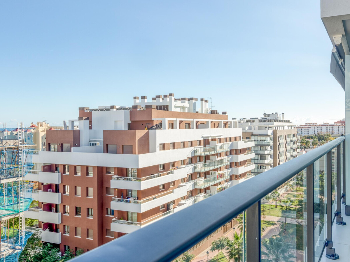 Penthouse moderne à Estepona, dernier étage avec vue - Photo 13
