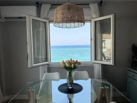 Location appartement à Roquetas de Mar, Appartement calme en bord de mer à Roquetas de Mar avec terrasse et parking privé