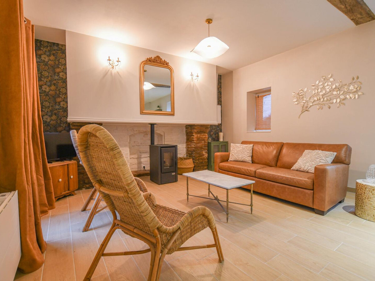 Gîte en pierres avec terrasse et piscine à Luyères - Photo 1