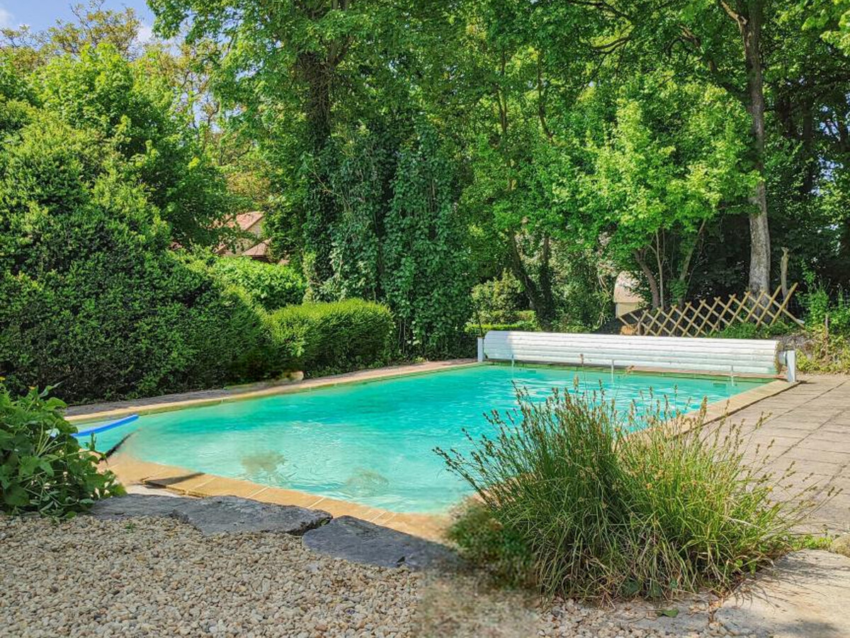 Gîte en pierres avec terrasse et piscine à Luyères - Photo 2