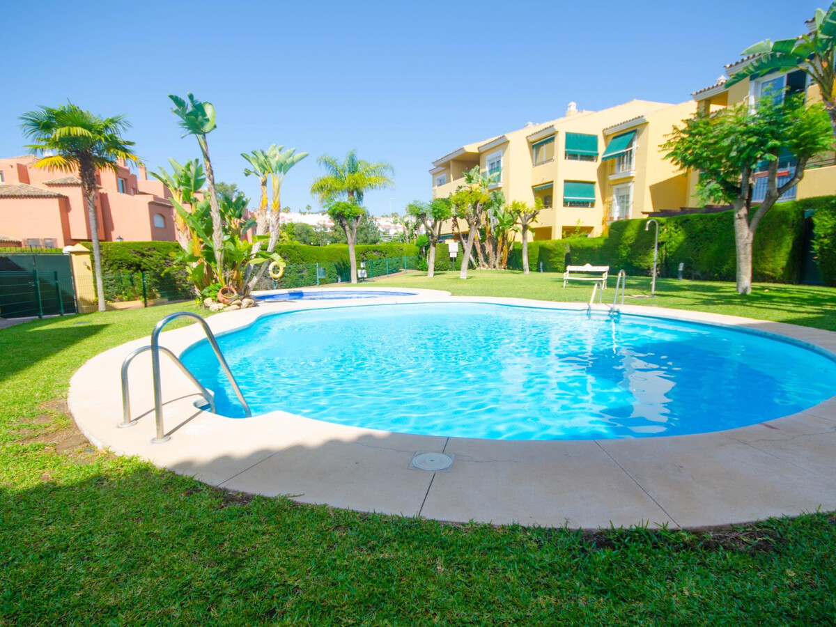 Alambra del Sol, 2 chambres avec piscines à Estepona - Photo 2