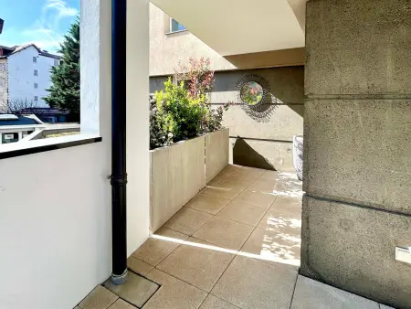 Appartement contemporain à Annecy, terrasse et animaux admis - Photo 11