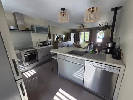 Villa avec Terrasse et Spa Proche Plage, Maison 8 personnes à La Faute sur Mer - Photo 1