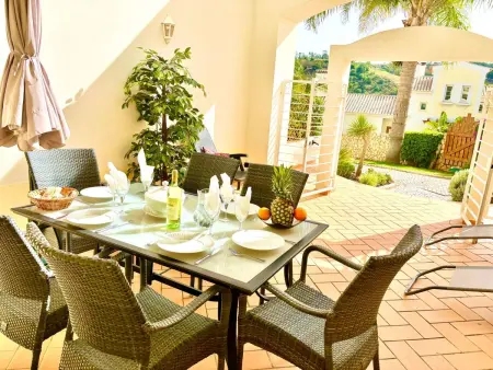 Location maison à Budens, mit beheiztem Pool