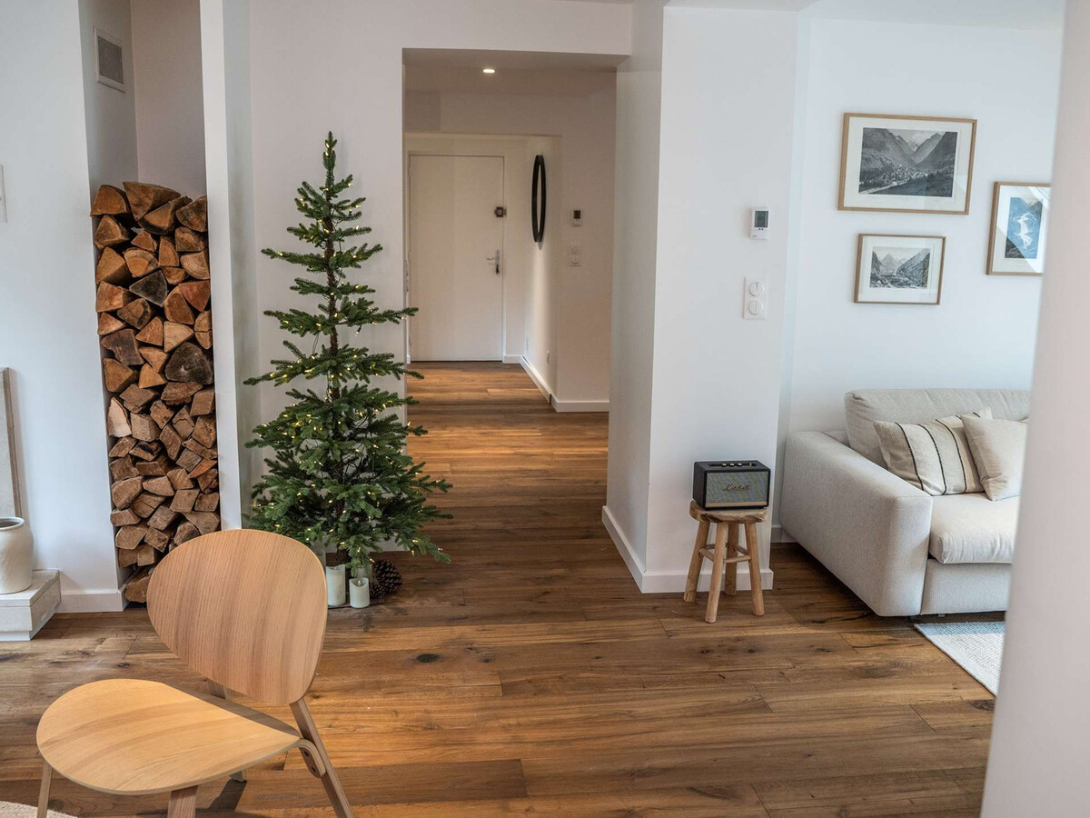 Duplex 140m² rénové haut de gamme, 4 chambres, vue montagne - Photo 2