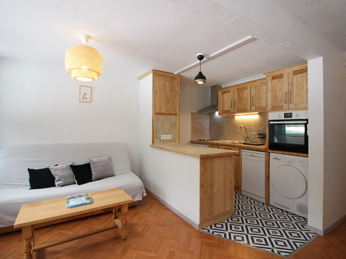 F2 bis 46 m² balcon et parking, pied des pistes - Photo 3