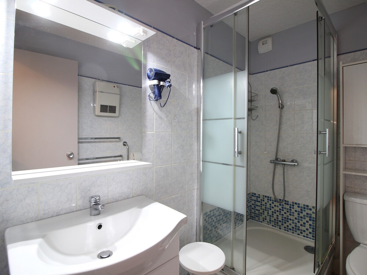 F2 bis 46 m² balcon et parking, pied des pistes - Photo 14