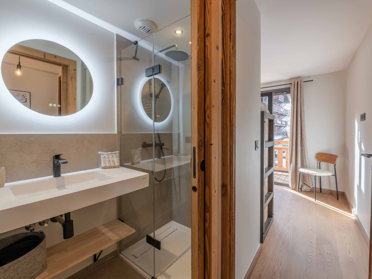 Appartement 5 chambres au pied des pistes Pleney, parking - Photo 8