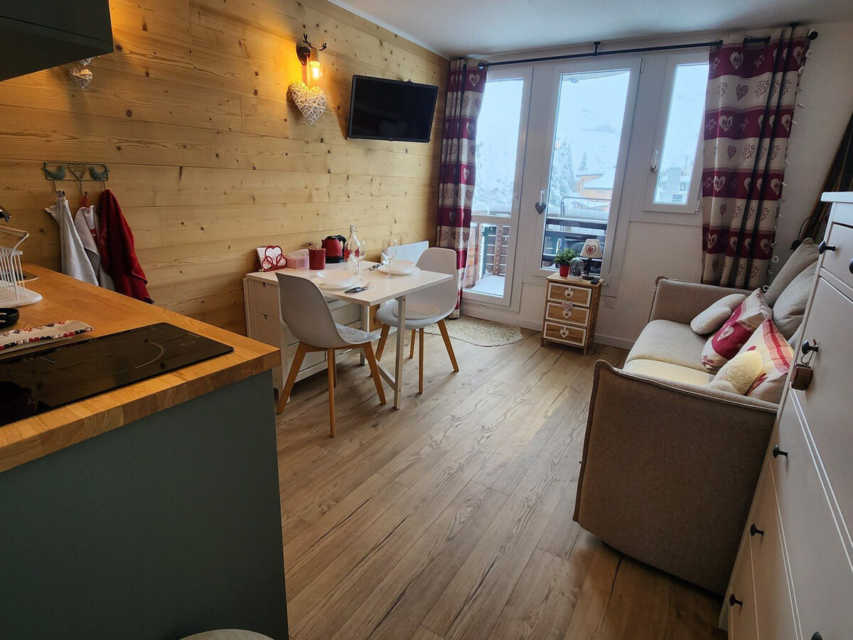 Studio rénové sud Avoriaz, balcon avec casier à skis - Photo 2