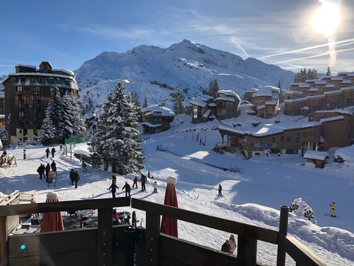 Studio rénové sud Avoriaz, balcon avec casier à skis - Photo 6