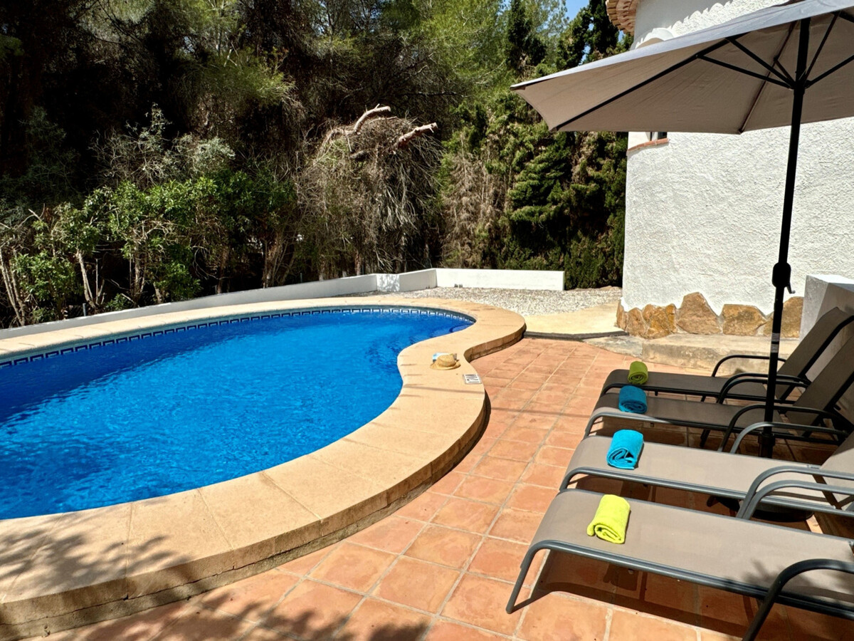 Villa Abeto à Xàbia : 2 chambres, piscine 8x4m, près d'Arenal - Photo 3