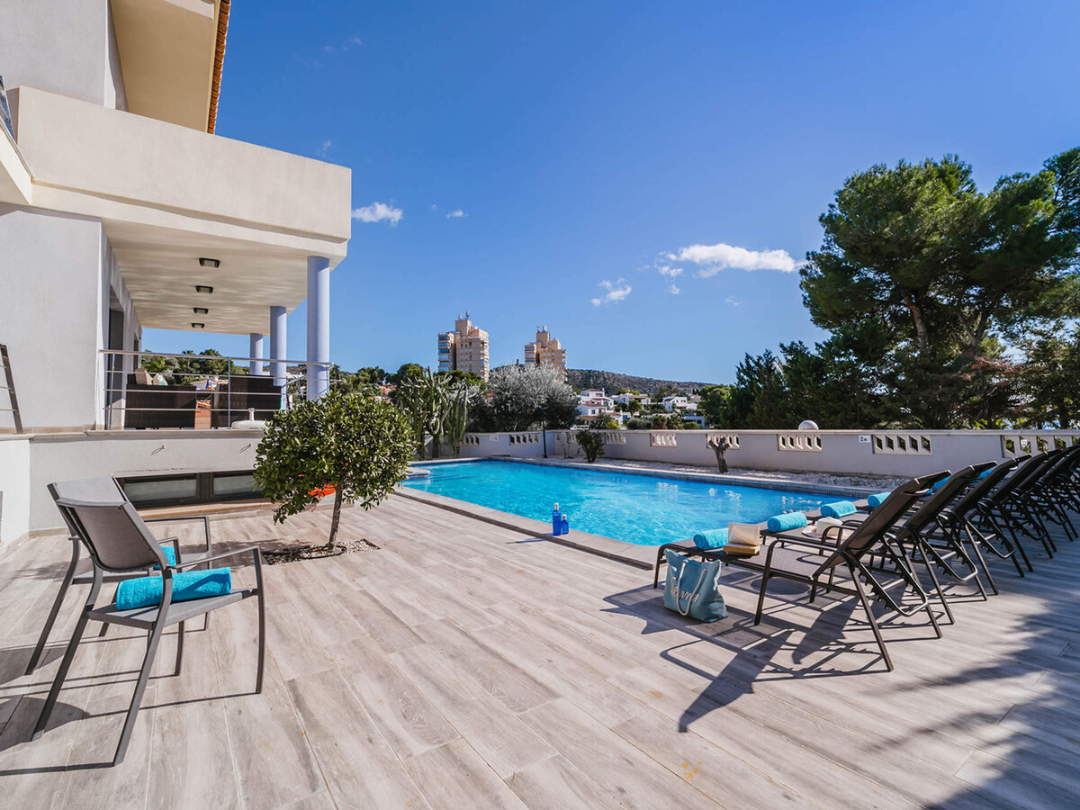 Villa Amanecer : 7 chambres, piscine 5x10m à 5 min de la plage - Photo 2