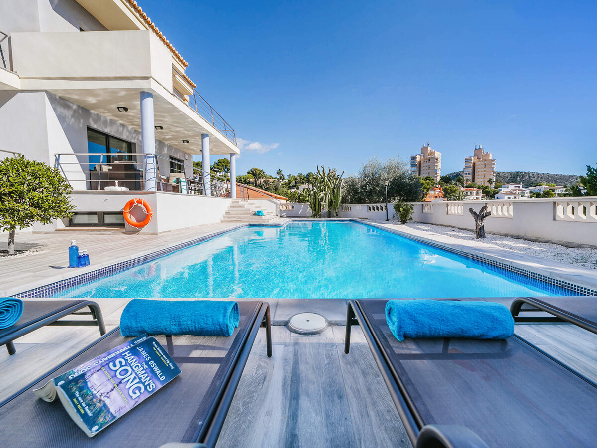 Villa Amanecer : 7 chambres, piscine 5x10m à 5 min de la plage - Photo 3