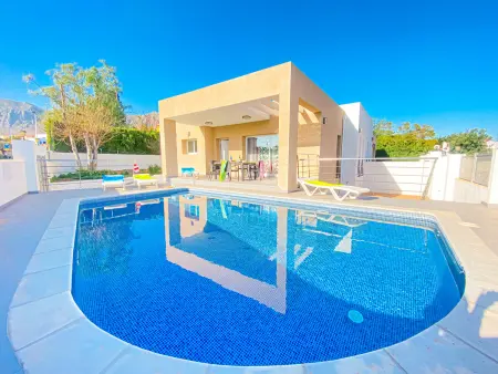 Location villa à Beniarbeig, Villa récente avec piscine privée à Beniarbeig