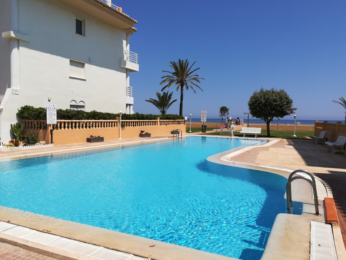 Appartement 1 chambre avec piscine en première ligne de plage à Dénia - Photo 2