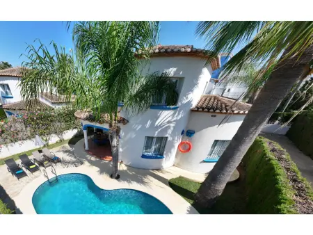 Location villa à Denia, Villa pour 6 à Dénia avec piscine privée et proche plage