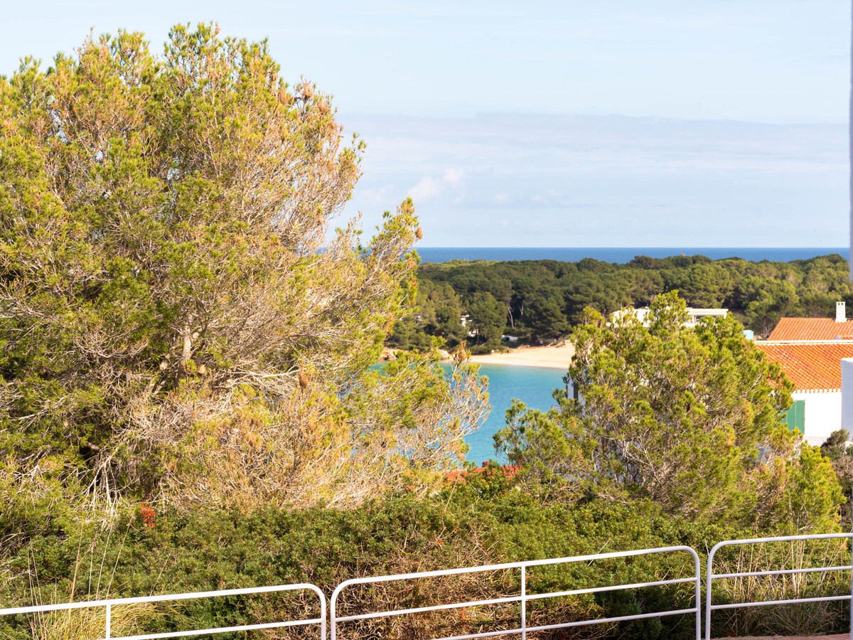 Appartement neuf avec terrasse face mer à Arenal d'en Castell - Photo 2