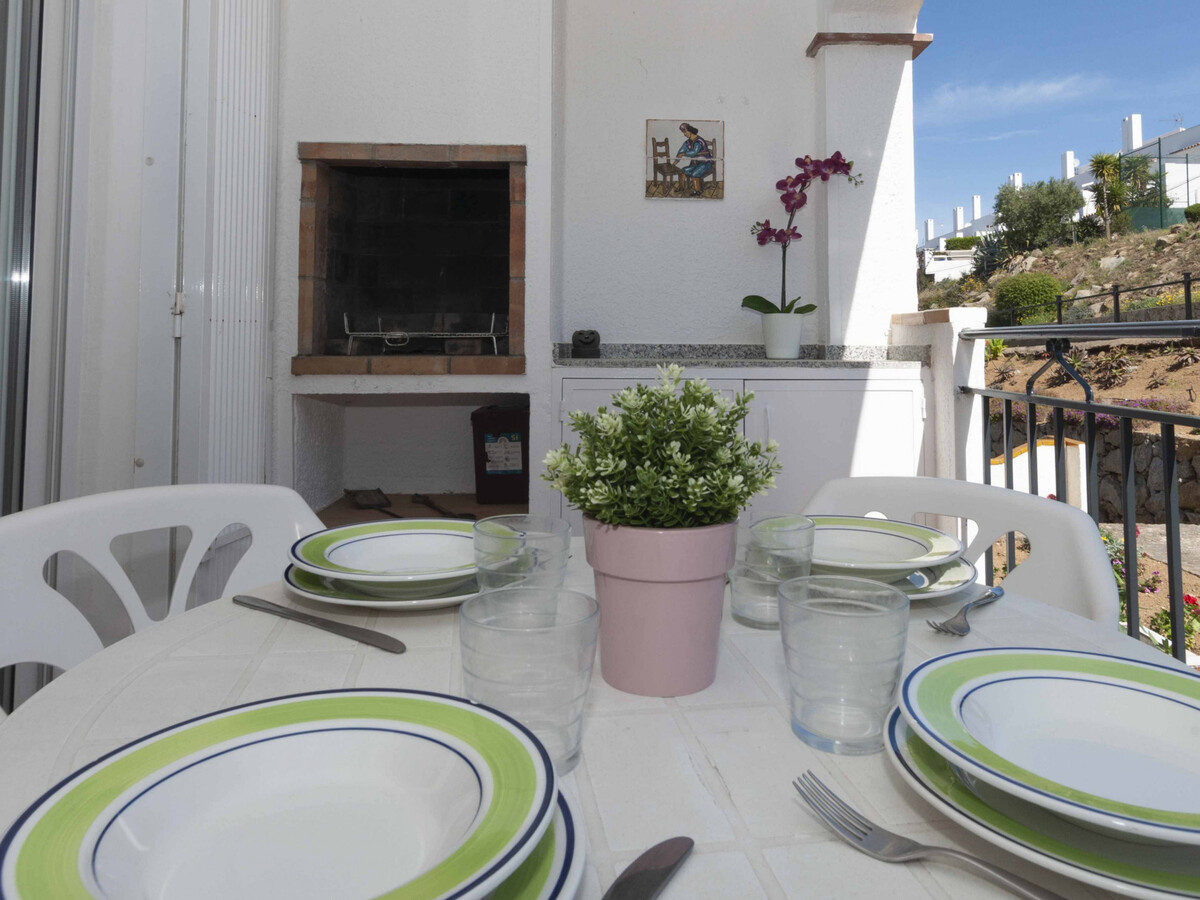 Appartement 35 m² à Roses, piscine et vue montagne - Photo 3
